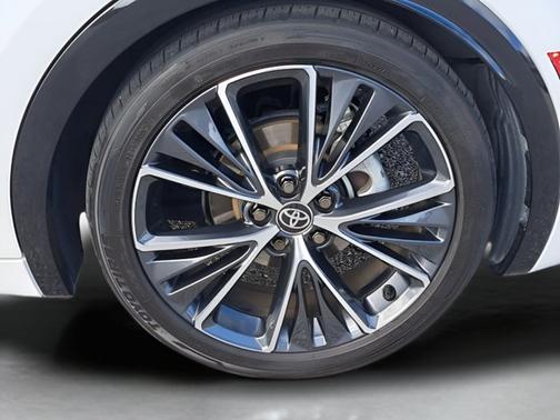 2023 Toyota Prius XLE