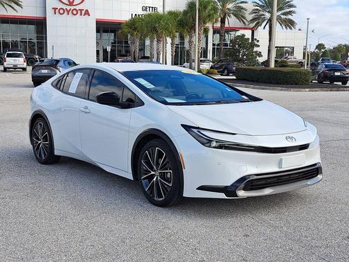 2023 Toyota Prius XLE