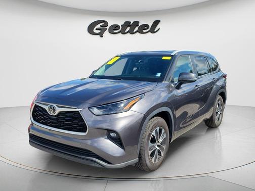 Magnetic Gray 2023 Toyota Highlander XLE