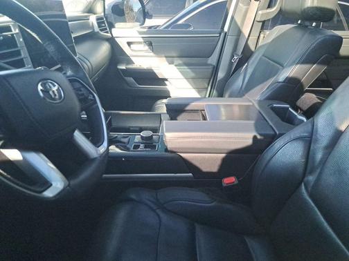 2024 Toyota Sequoia Platinum