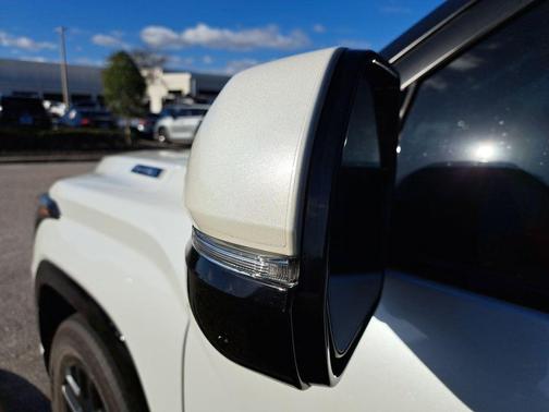 2024 Toyota Sequoia Platinum