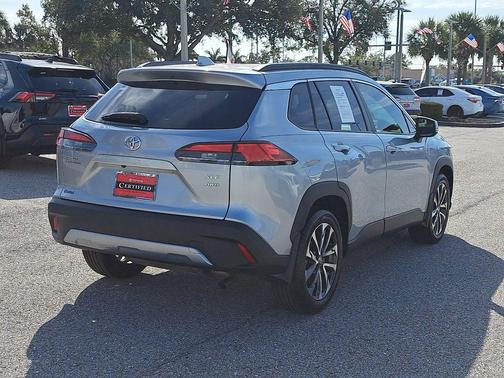 2022 Toyota Corolla Cross XLE