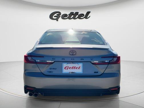 Metal 2026 Toyota Camry SE
