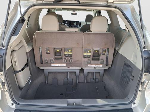 2017 Toyota Sienna XLE