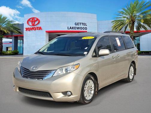2017 Toyota Sienna XLE