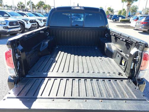 2016 Toyota Tacoma SR