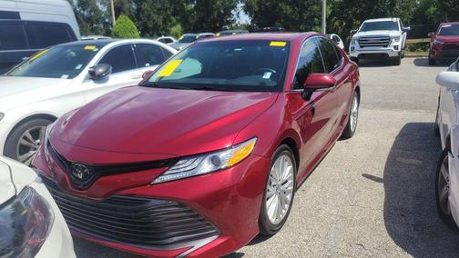 Pearl 2018 Toyota Camry XLE