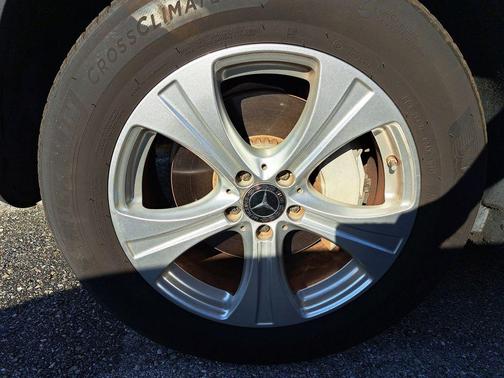 2018 Mercedes-Benz GLC 300 Base