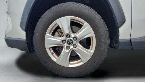 Super White 2020 Toyota RAV4 XLE