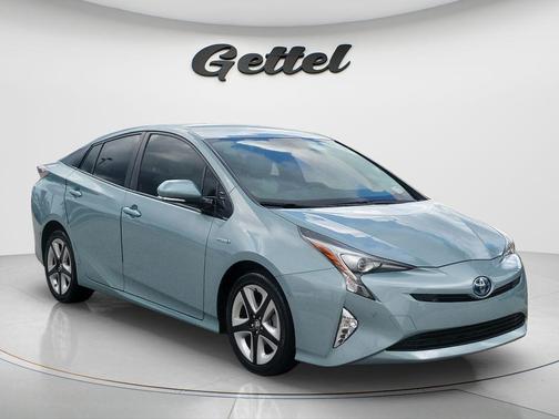 Pearl 2018 Toyota Prius Four Touring