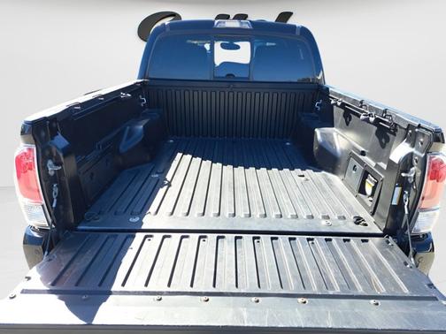 2016 Toyota Tacoma SR