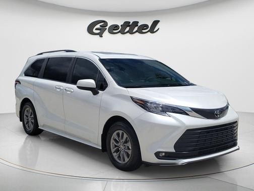 Pearl 2026 Toyota Sienna XLE