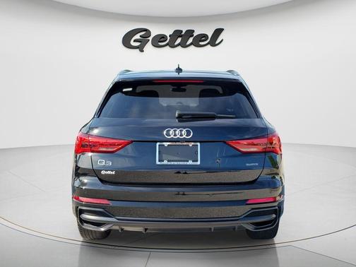 Mythos Black Metallic 2020 Audi Q3 45 S line Premium