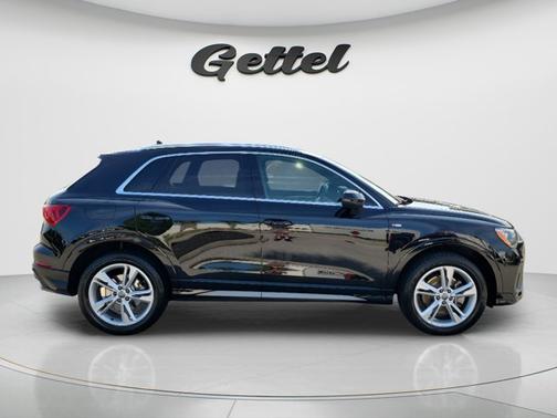Mythos Black Metallic 2020 Audi Q3 45 S line Premium