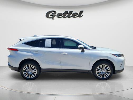 Pearl 2024 Toyota Venza XLE