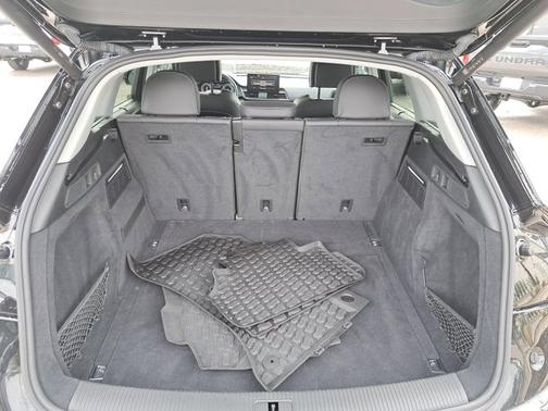 2023 Audi Q5 45 S line quattro Premium