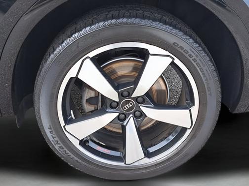 2023 Audi Q5 45 S line quattro Premium