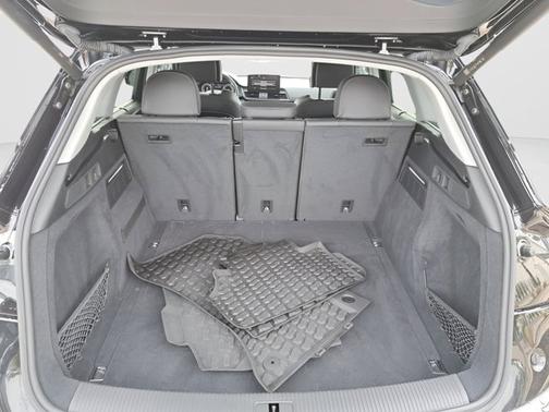 2023 Audi Q5 45 S line quattro Premium