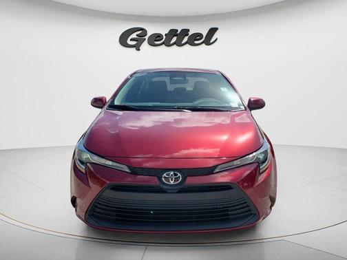 Pearl 2025 Toyota Corolla LE