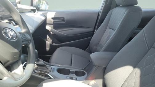 Pearl 2025 Toyota Corolla LE