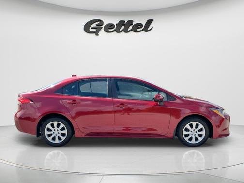 Pearl 2025 Toyota Corolla LE