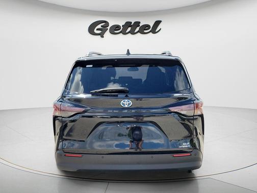 Midnight Black 2024 Toyota Sienna XLE