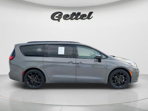 Ceramic Gray Clearcoat 2025 Chrysler Pacifica Limited
