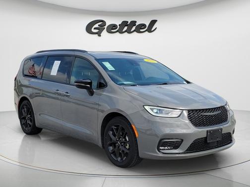 Ceramic Gray Clearcoat 2025 Chrysler Pacifica Limited