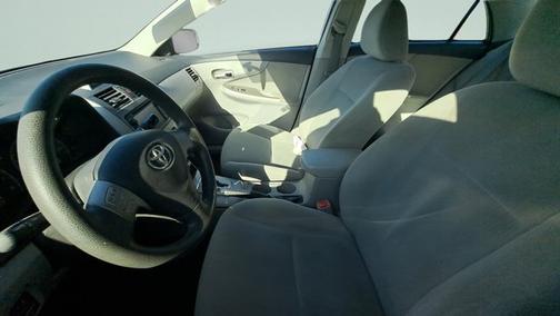 Classic Silver Metallic 2013 Toyota Corolla LE