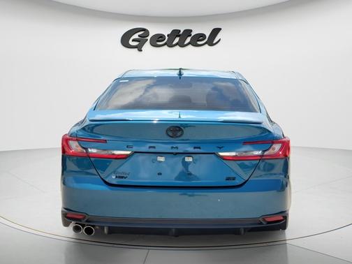 Ocean 2025 Toyota Camry SE