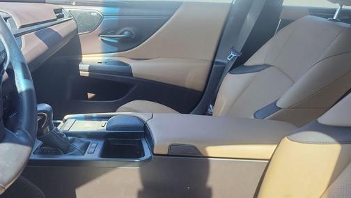 Matador Red Mica 2021 Lexus ES 300h 300H