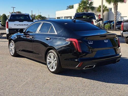 2023 Cadillac CT4 Luxury