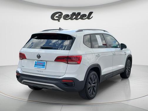 Pure White 2023 Volkswagen Taos 1.5T S