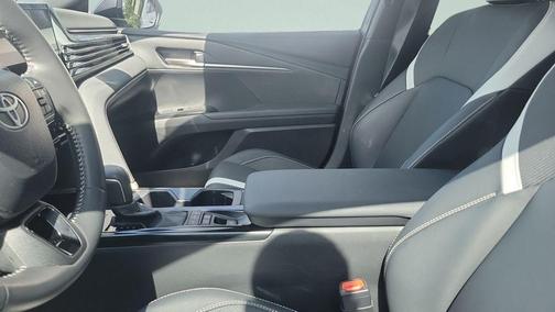 Metal 2026 Toyota Camry SE