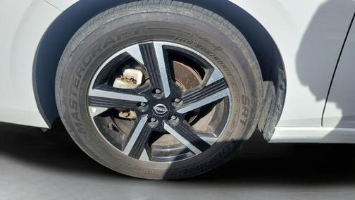 Cloud White 2024 Nissan Sentra SV