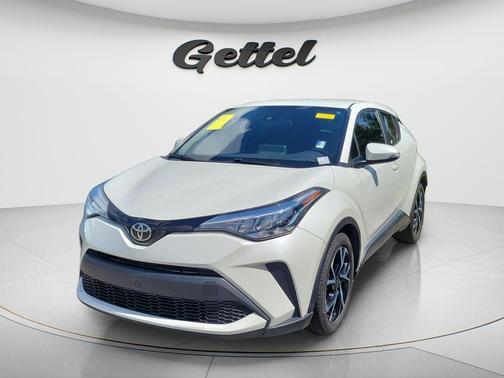 Blizzard Pearl 2020 Toyota C-HR XLE