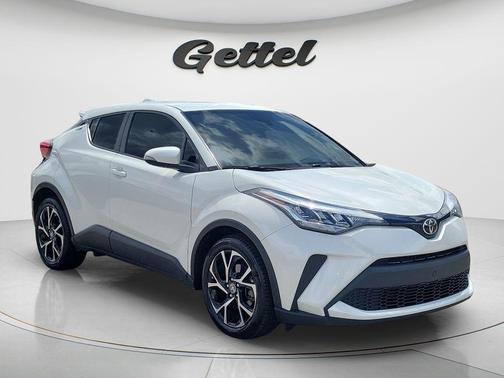 Blizzard Pearl 2020 Toyota C-HR XLE