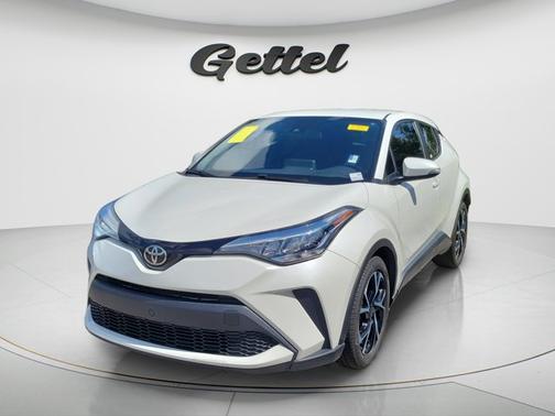 Blizzard Pearl 2020 Toyota C-HR XLE