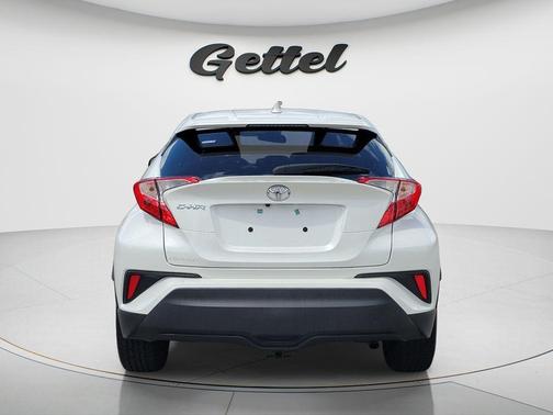 Blizzard Pearl 2020 Toyota C-HR XLE