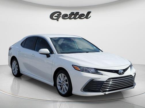White 2022 Toyota Camry LE