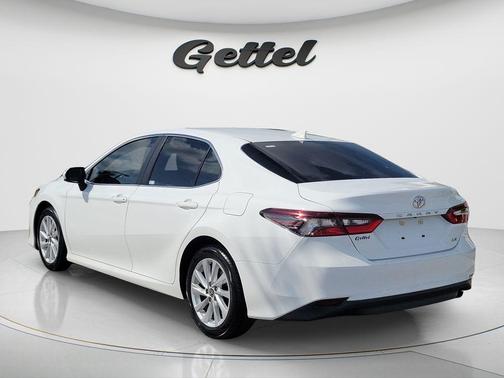 White 2022 Toyota Camry LE