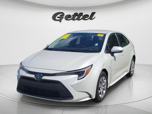 Pearl 2024 Toyota Corolla Hybrid LE