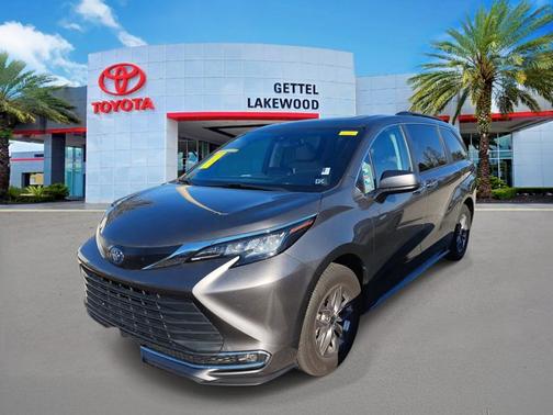 2022 Toyota Sienna XLE