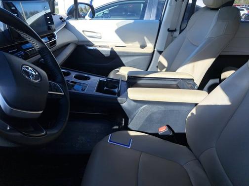 2022 Toyota Sienna XLE