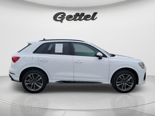 Arkona White 2024 Audi Q3 45 S line Premium