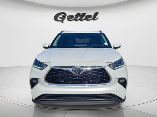 Pearl 2026 Toyota Highlander Limited