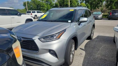 Celestial Silver Metallic 2021 Toyota Highlander Hybrid Platinum