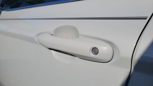 Ice 2023 Toyota Camry LE