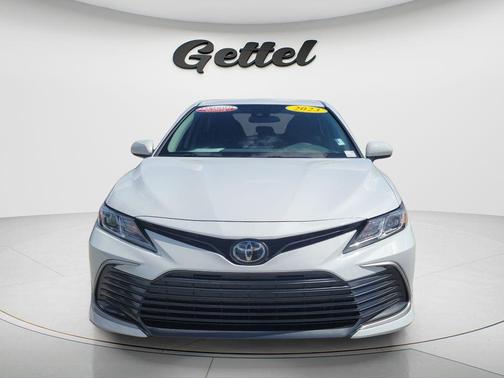 Ice 2023 Toyota Camry LE