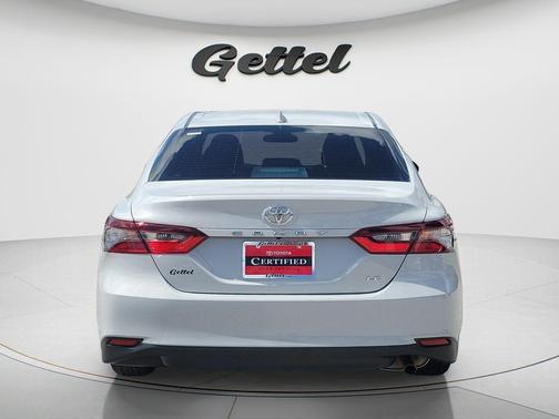 Ice 2023 Toyota Camry LE